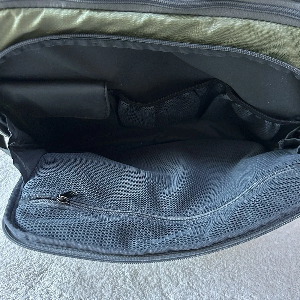 Eagle Creek CarryOn ES Tote Bag 17